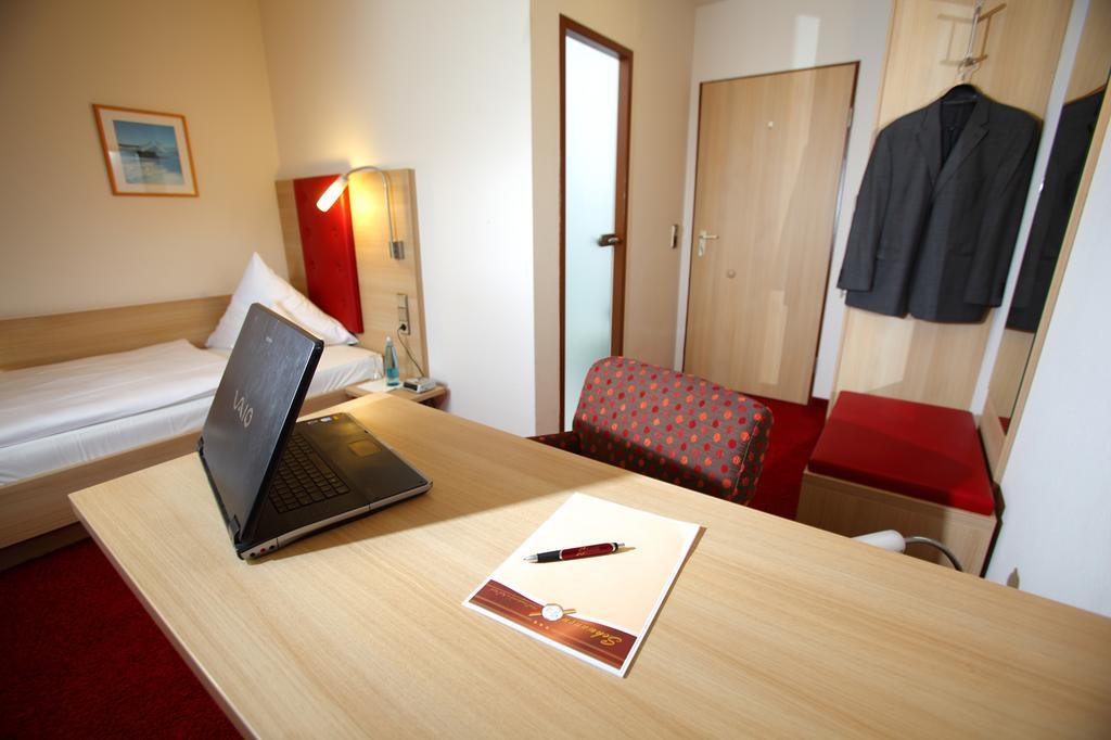 Hotel Schwanen Kehl الغرفة الصورة